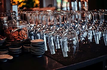 Elegant Dining Experience Through the Looking-Glassware